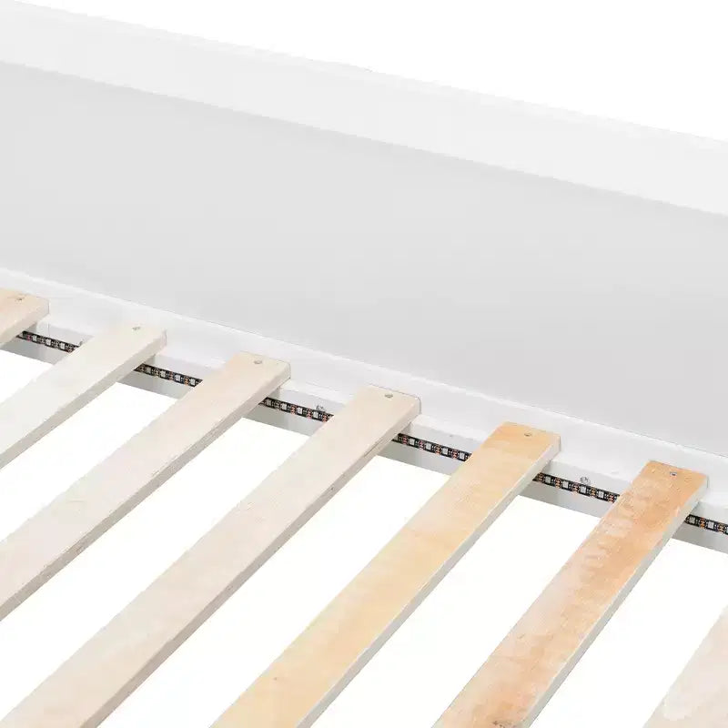 Lit superposé jumeau sur grand lit avec étagère et LED