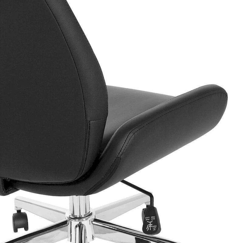 Chaise de bureau en similicuir et piétement chromé